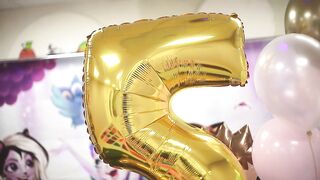 Essy celebra su fiesta de cumpleaños número 5 con amigos