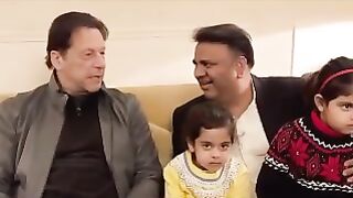 رہائی کے بعد فواد چوہدری اور اہل خانہ کی عمران خان سے ملاقات
