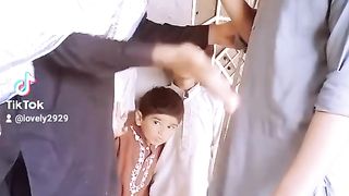 Koi chez bhi nahin dy ke gai