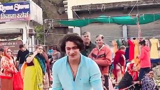 antiji pallu se muh chupa ke has rhi thi ????  #dance #viral #foryou