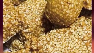 Til ki Chikki  | Taste Buds Cooking | Quick and easy #chikkirecipe  #shorts #youtubeshorts