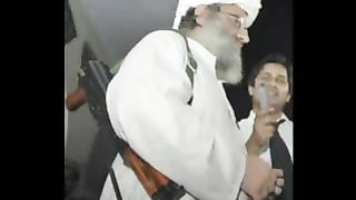 YouTube - Maulana Tariq Jamil(Dunia Kia Hay)