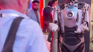 Amaizing robot In Dubai |robot 2023| technology 2023