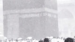 Allah is showering His mercy in Makkah