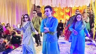 #faizansheikh #RabyaKulsoom dance on #calmdown