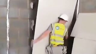 Если стены совсем кривые, поможет гипсокартон.  Мужские лайфхаки