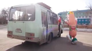Сосиска не успела на автобус :)