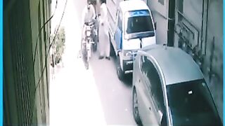 Thieves got troubled  in Pakistan ????????