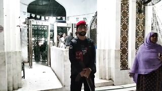 سیہون شریف میں حضرت علیی کی ولادت باسعادت کی رات بڑی عقیدت و احترام سے منائی گئی