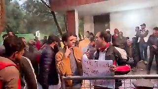 Aik bar video zrore dekhy.