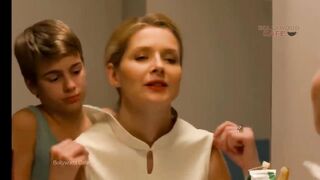 Summer_Vacation_With_Mom_Hollywood_Movie_Explained_in_Hindi_|__