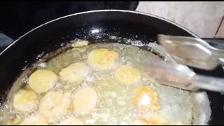 Kadhi Pakora Recipe By Arousa's Kitchen || کڑھی پکوڑا بنانے کا طریقہ || Cooking Tips And Tricks ||