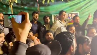 A large number of people are present in Zaman Park Lahore to protect Imran Khan
