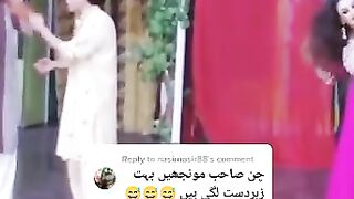 Very funny videos Pakistani stage drama