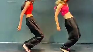 Awari_|_choreo_Aryan_Suryavanshi_|_#shorts_#dance_#viral_#awari_#ekvillain(360p).