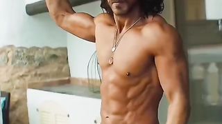 Sharukh Khan Look in Pathan Movie