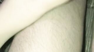 do women have hair on their hands and feet
