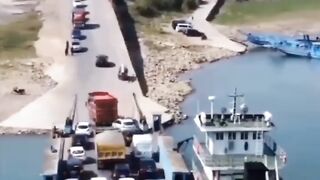 Traffic Supply on river