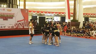 Sweet And Great Cheerleader Show!!! The Girls Just So Good!!!