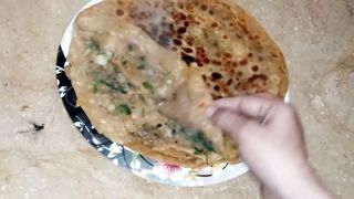 Aloo K Parathy Recipe - How to make Aloo Paratha - Aloo Paratha - Aloo Parathy Recipe Noreen Siddiqe_2