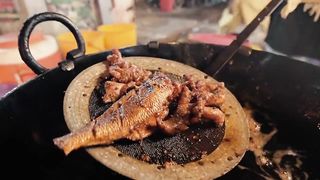 Burns Road Food Street, Karachi | Waheed Kabab Fry | Babu Bun Kabab, Fish Fry etc. | Pakistani Food