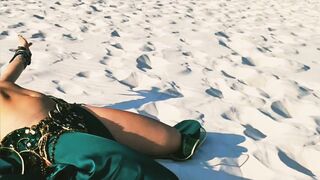 Bellydance | Beautiful Girl dancing | Sand | Video