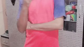 Mujhe to halki moncho wali bhi chali ge