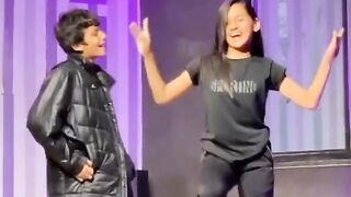 TikToker Siblings dance