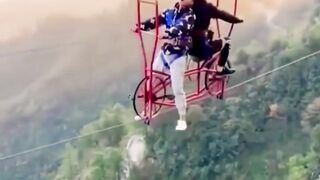 Оооочень увлекательный аттракцион.