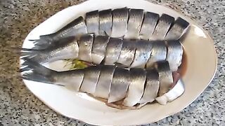 Солёная селёдка. Как быстро засолить селёдку