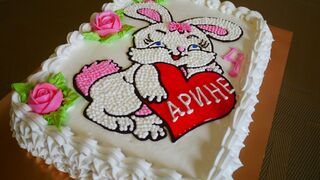 Украшение торта кремом