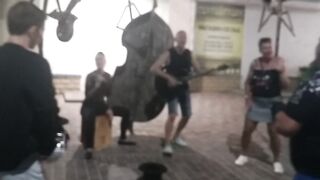 Уличные музыканты