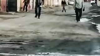 С прививки идут. Зомби-апокалипсис все ближе.