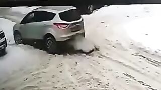водила дважды переехал 77-летнюю бабушку.