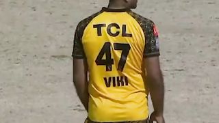 Iftikhar Ahmad hits six sexes to wahab riyaz