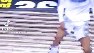 Keep distance from Ronaldo ????????????
