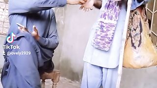 Allah ke name py  10 rupy to do
