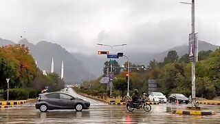 Road to faisal mosque..