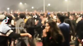 اللہ اکبر ۔۔۔۔۔۔ویڈیو پرانے والے اشتہار پر کلک کریں