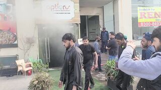 Fire Erupted at Garden Height plaza || xpress media || Options An Exotic Restaurant || Garden Town