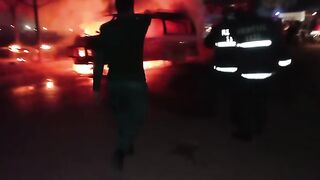 گوجرانوالہ:ریلوے اسٹیشن کے قریب وین میں اچانک آگ بھڑک اٹھی(تفصیلات ڈسکرپشن میں)
