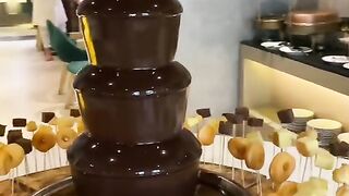 Chocolate fountain