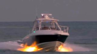 Speed boat I Driving boat