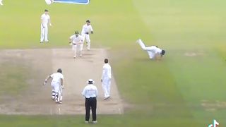 Unbelievable funny run out.pak vs new in test match.
