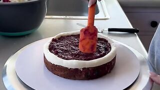 Making yummy cake ???? ???? ????