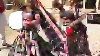 VIP guests ka swagat shaadi mein Isha Ambani, Shahid Kapoor