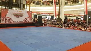 The Basketball Cheerleader Girl Team So Awesome and Great!!!