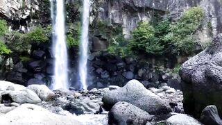 Небольшой водопадик. Южная Корея.