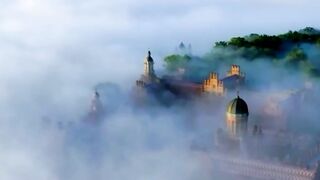 Величественный и горделивый . Черновцы. Исключительной красоты съемки.