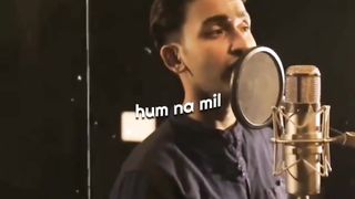 Kaise Bataen kyun tujh ko chahe yaara bata na paaye